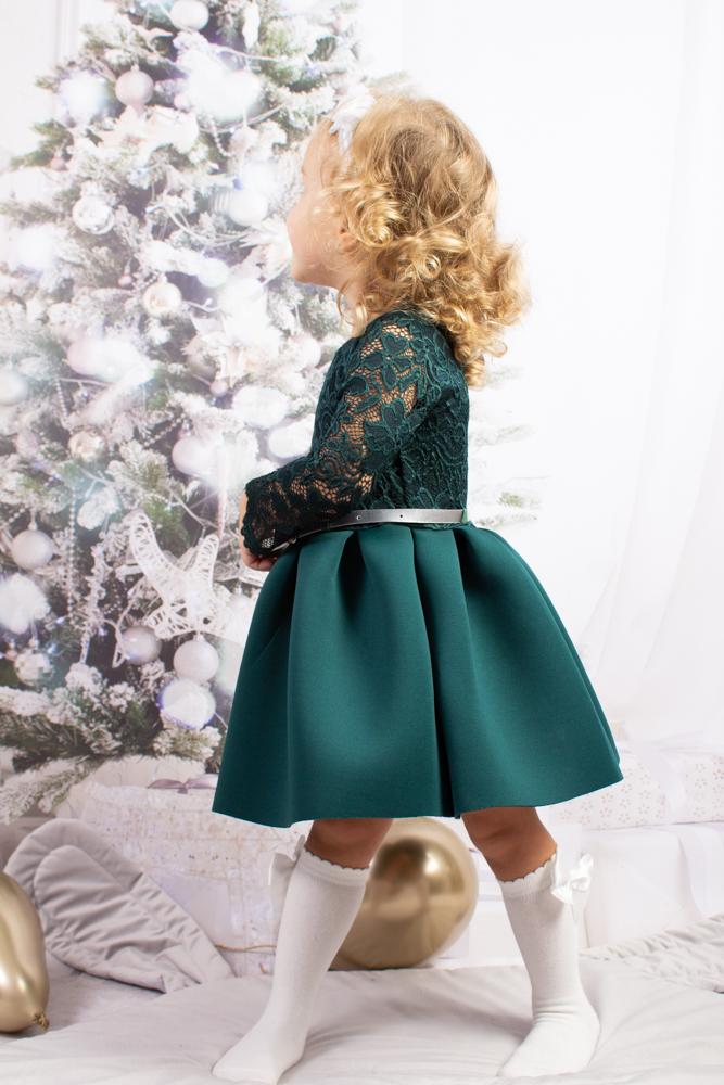 dievčenské sviatočné šaty s krajkou smaragdové
