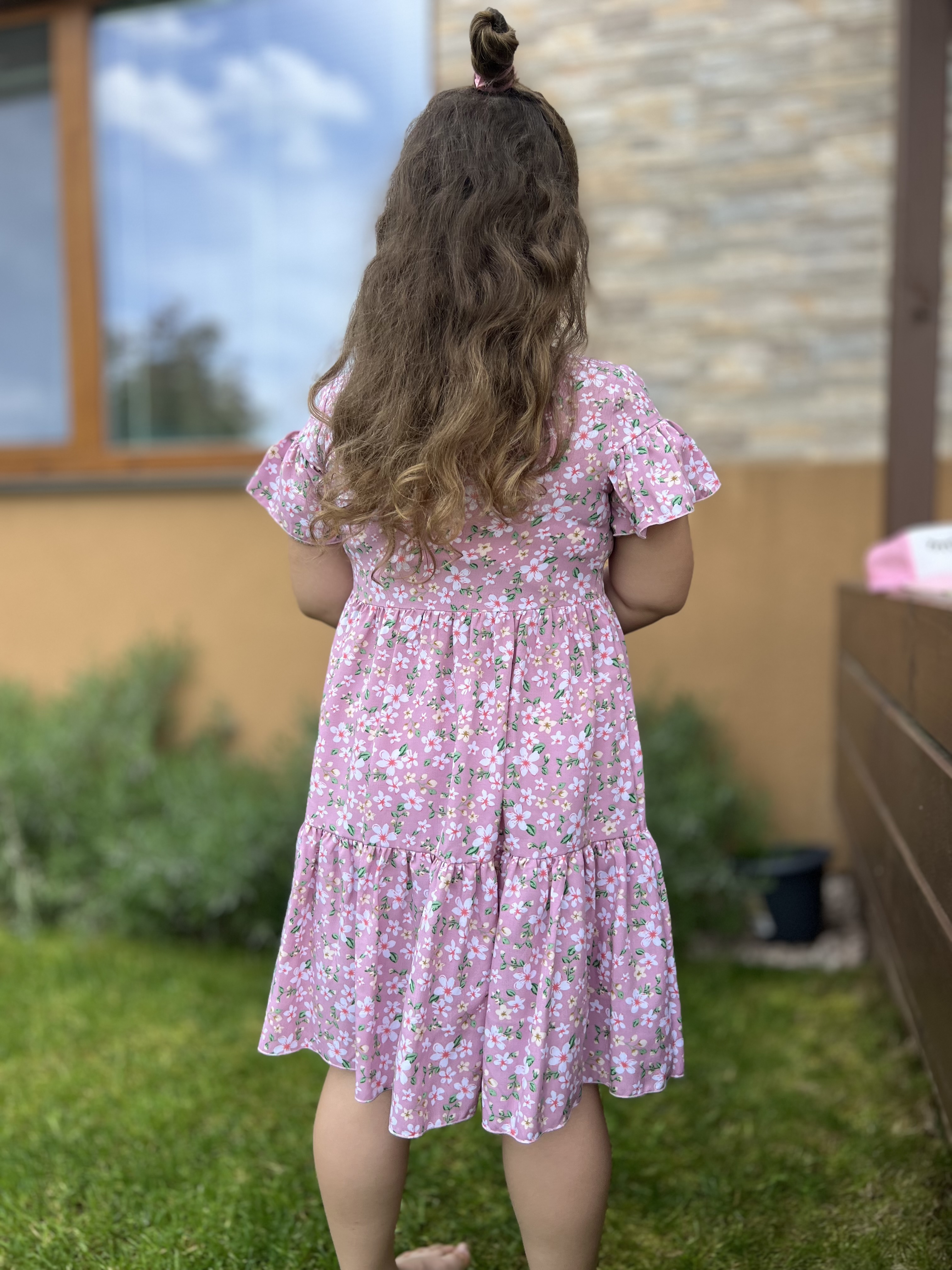 dievčenské letné kvetinové šaty ružové