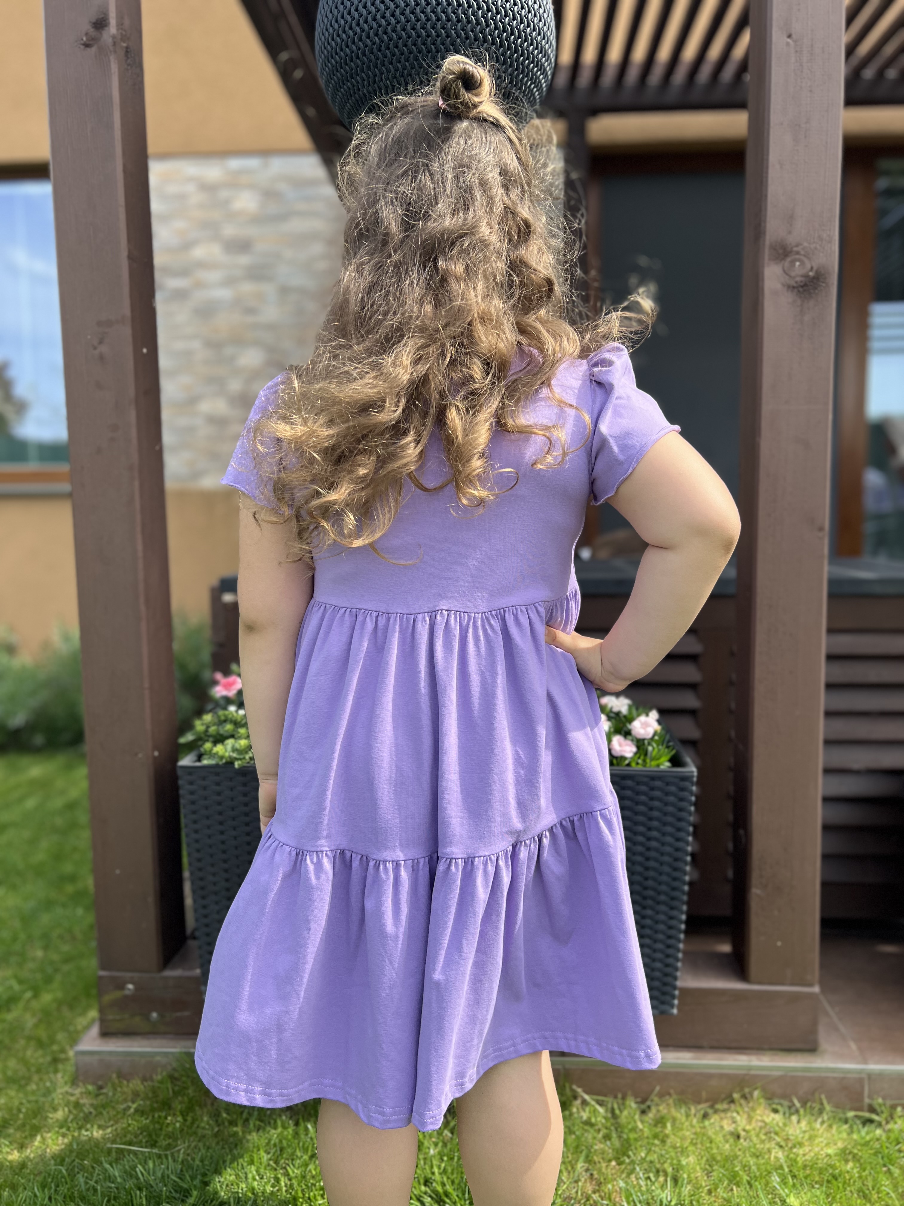 dievčenské bavlnené letné šaty fialové
