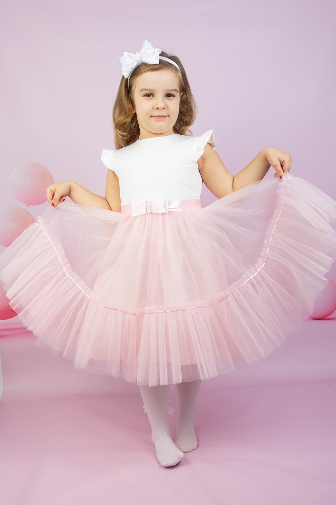 dievčenské sviatočné šaty s tylovou ružovou sukňou