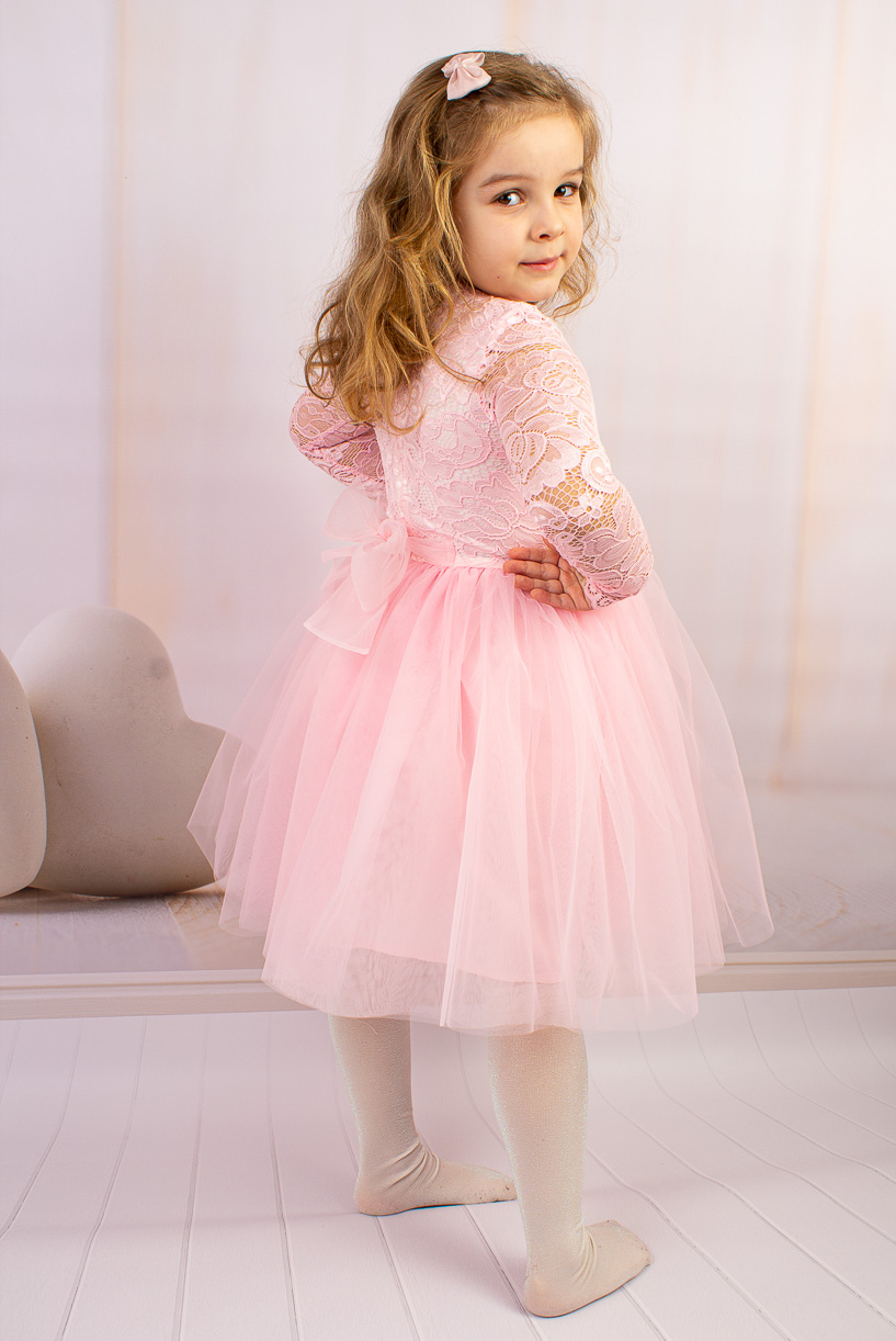 dievčenské elegantné šaty s čipkou ružové
