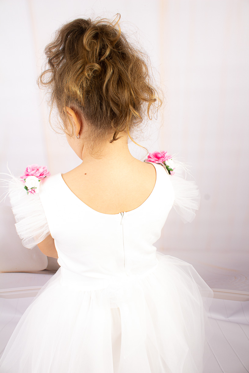 dievčenské sviatočné šaty s odnímateľnými kvetmi