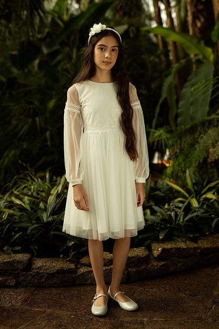 dievčenské šaty s priesvitnými rukávmi ecru