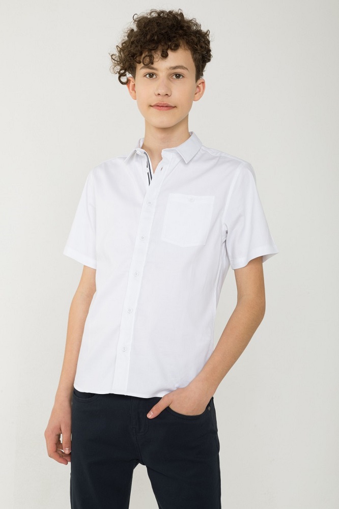 chlapčenská košeľa s krátkym rukávom a vreckom biela