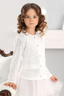 dievčenský biely sveter so vzorom