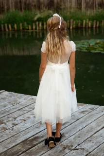 dievčenské šaty s tylovým chrbtom na 1. sv. prijímanie ecru