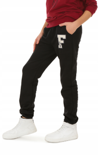 chlapčenské teplákové nohavice s písmenom F čierne