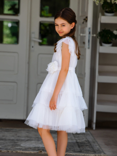 dievčenské šaty s nariasenými volánmi na 1. sv. prijímanie biele