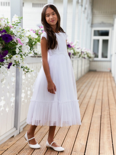 dievčenské šaty s jemnými bodkami na 1. sv. prijímanie biele