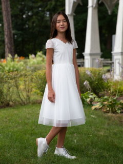 dievčenské šaty s ozdobným výstrihom na 1. sv. prijímanie biele