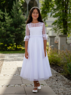 dievčenské šaty zdobené čipkou na 1. sv. prijímanie biele