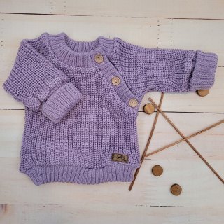 detský pletený sveter s gombíkmi fialový